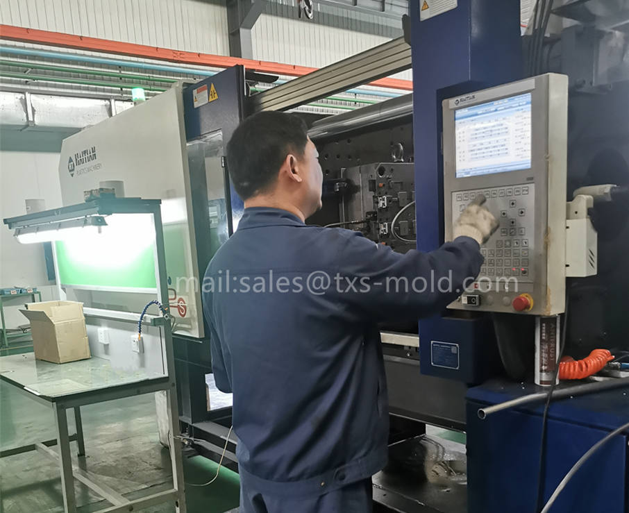 injection molding tooling
